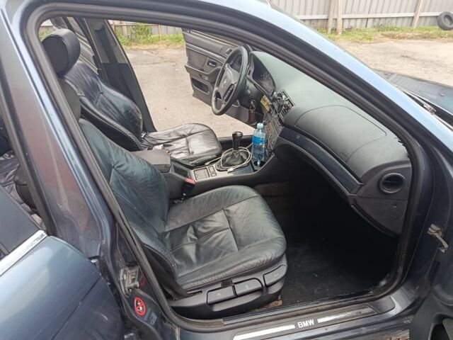 Серый БМВ 5 Серия, объемом двигателя 0 л и пробегом 438 тыс. км за 2700 $, фото 3 на Automoto.ua