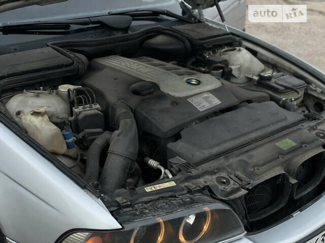 Серый БМВ 5 Серия, объемом двигателя 3 л и пробегом 315 тыс. км за 6700 $, фото 19 на Automoto.ua
