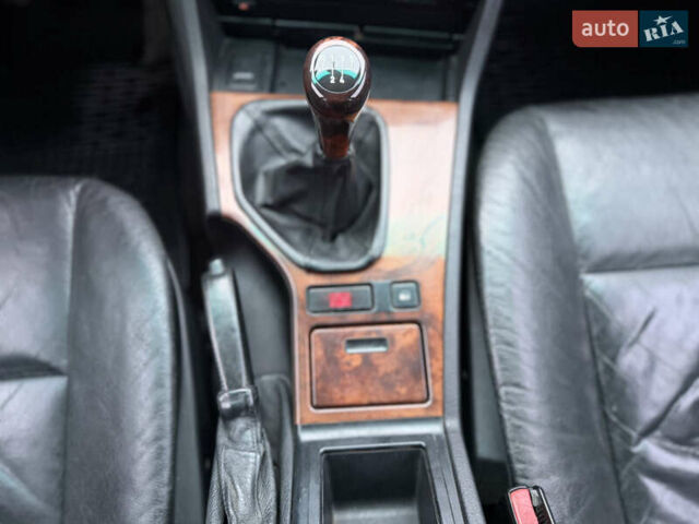 Серый БМВ 5 Серия, объемом двигателя 2 л и пробегом 310 тыс. км за 3999 $, фото 36 на Automoto.ua