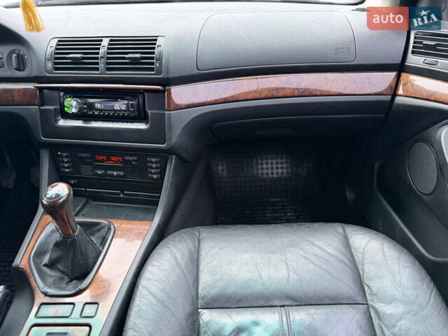 Серый БМВ 5 Серия, объемом двигателя 2 л и пробегом 310 тыс. км за 3999 $, фото 43 на Automoto.ua