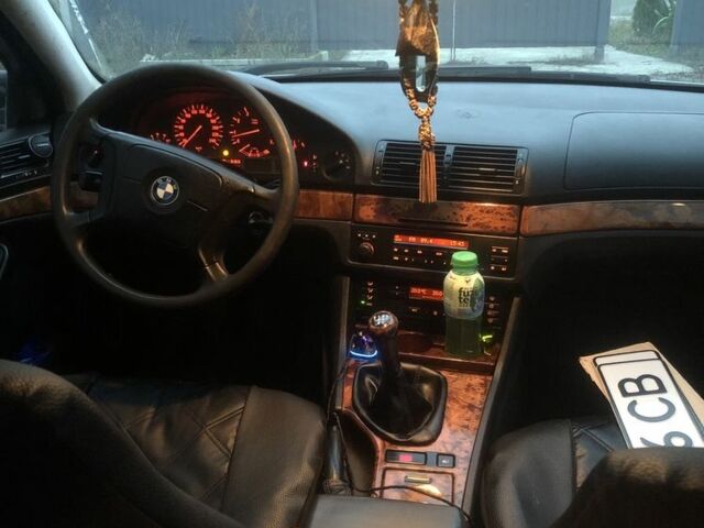 Серый БМВ 5 Серия, объемом двигателя 2 л и пробегом 400 тыс. км за 2000 $, фото 6 на Automoto.ua
