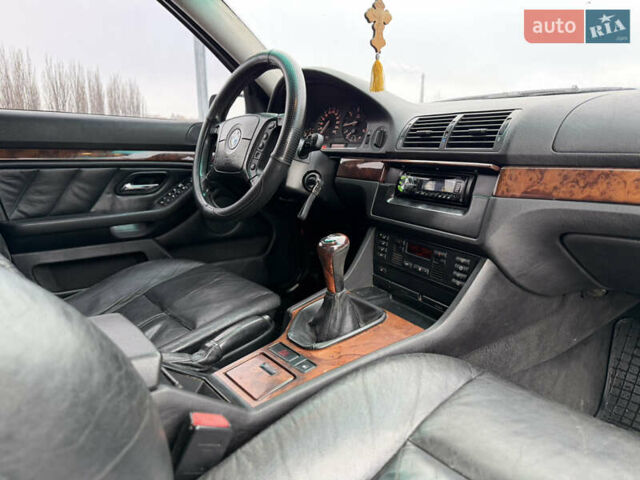 Серый БМВ 5 Серия, объемом двигателя 2 л и пробегом 310 тыс. км за 3999 $, фото 51 на Automoto.ua