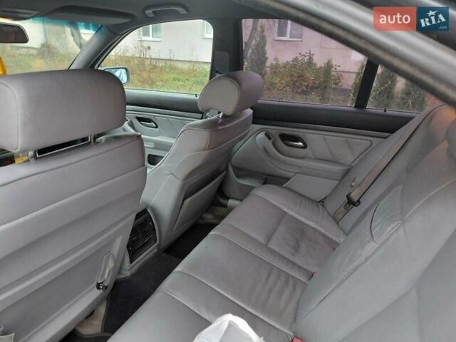 Серый БМВ 5 Серия, объемом двигателя 3 л и пробегом 171 тыс. км за 4999 $, фото 10 на Automoto.ua