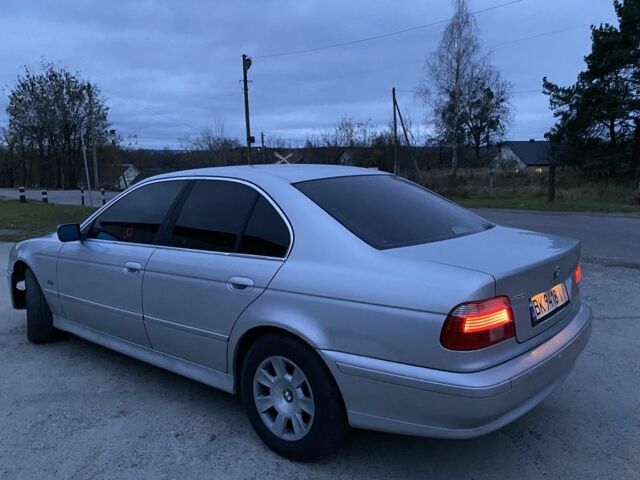 Серый БМВ 5 Серия, объемом двигателя 2 л и пробегом 777 тыс. км за 4100 $, фото 3 на Automoto.ua