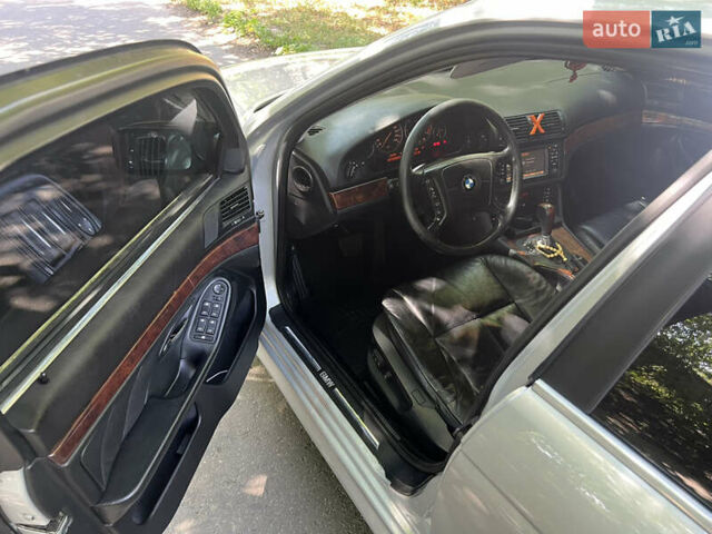 Сірий БМВ 5 Серія, об'ємом двигуна 2.99 л та пробігом 310 тис. км за 7500 $, фото 5 на Automoto.ua