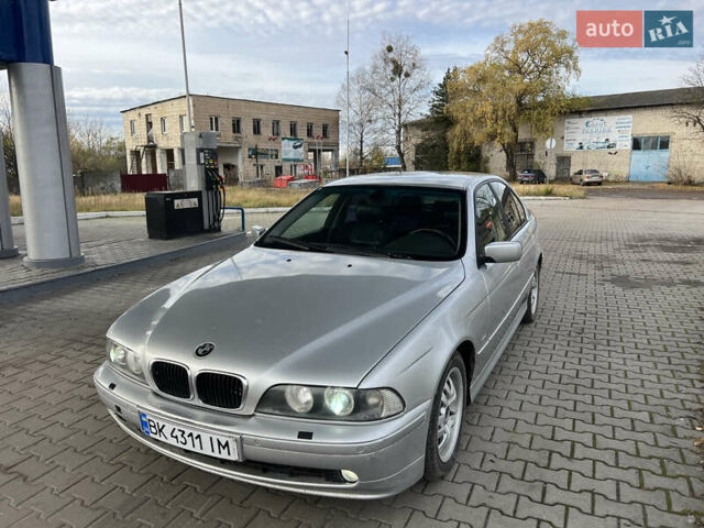 Серый БМВ 5 Серия, объемом двигателя 2.99 л и пробегом 405 тыс. км за 4150 $, фото 18 на Automoto.ua