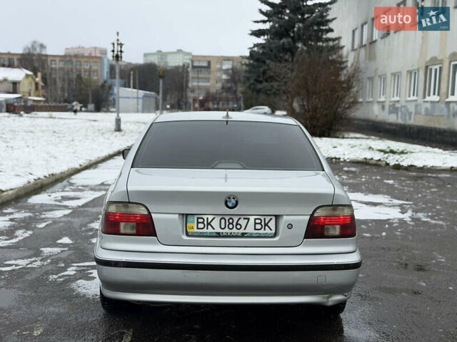 Серый БМВ 5 Серия, объемом двигателя 2 л и пробегом 310 тыс. км за 3999 $, фото 18 на Automoto.ua