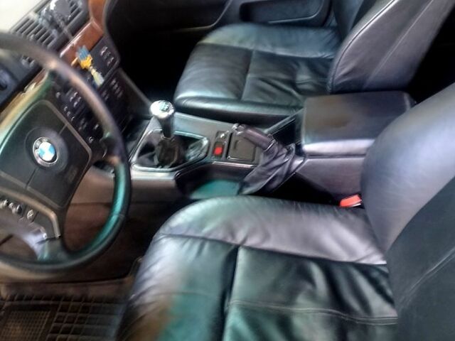 Серый БМВ 5 Серия, объемом двигателя 2 л и пробегом 324 тыс. км за 5500 $, фото 3 на Automoto.ua