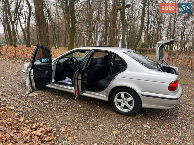 Серый БМВ 5 Серия, объемом двигателя 2.5 л и пробегом 300 тыс. км за 4300 $, фото 28 на Automoto.ua