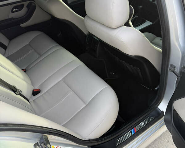 Сірий БМВ 5 Серія, об'ємом двигуна 3 л та пробігом 523 тис. км за 9999 $, фото 14 на Automoto.ua