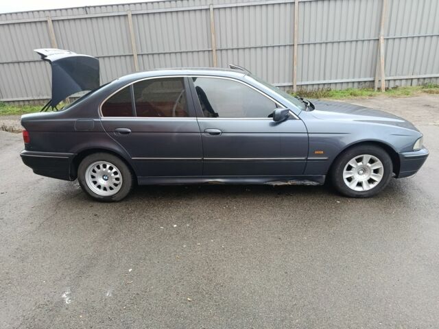 Серый БМВ 5 Серия, объемом двигателя 0 л и пробегом 438 тыс. км за 2700 $, фото 4 на Automoto.ua