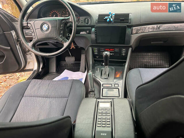 Серый БМВ 5 Серия, объемом двигателя 2.5 л и пробегом 300 тыс. км за 4300 $, фото 25 на Automoto.ua