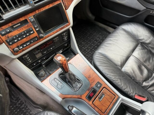 Серый БМВ 5 Серия, объемом двигателя 3 л и пробегом 300 тыс. км за 3300 $, фото 14 на Automoto.ua