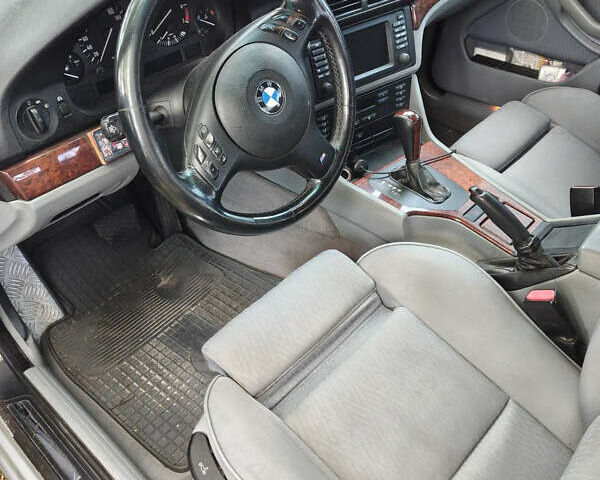 Серый БМВ 5 Серия, объемом двигателя 2.2 л и пробегом 301 тыс. км за 6000 $, фото 3 на Automoto.ua