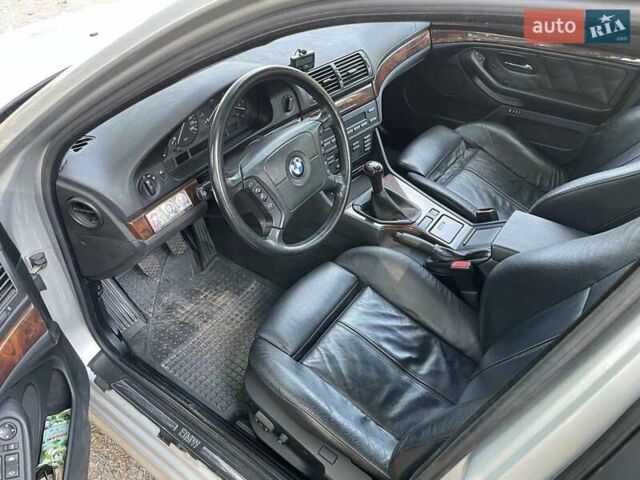 Сірий БМВ 5 Серія, об'ємом двигуна 3 л та пробігом 295 тис. км за 9500 $, фото 1 на Automoto.ua