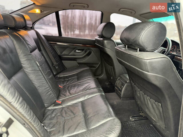 Серый БМВ 5 Серия, объемом двигателя 2 л и пробегом 310 тыс. км за 3999 $, фото 56 на Automoto.ua