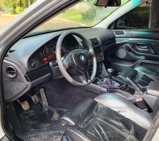 Серый БМВ 5 Серия, объемом двигателя 2.5 л и пробегом 390 тыс. км за 3700 $, фото 7 на Automoto.ua