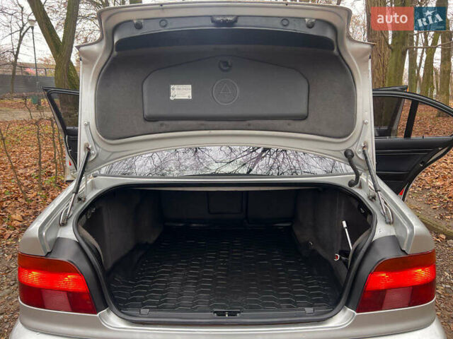 Серый БМВ 5 Серия, объемом двигателя 2.5 л и пробегом 300 тыс. км за 4300 $, фото 26 на Automoto.ua