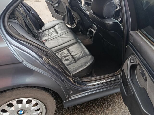 Серый БМВ 5 Серия, объемом двигателя 0 л и пробегом 438 тыс. км за 2700 $, фото 2 на Automoto.ua