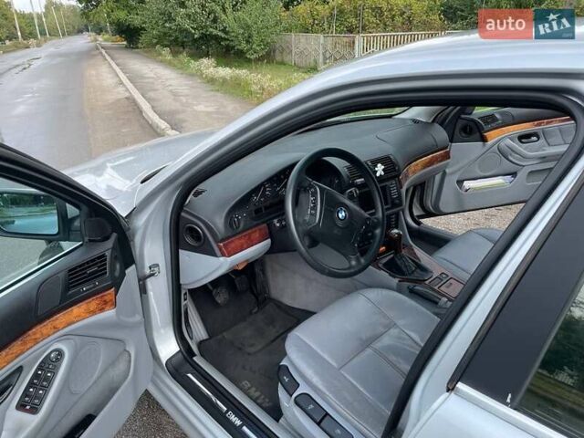 Серый БМВ 5 Серия, объемом двигателя 3 л и пробегом 318 тыс. км за 7500 $, фото 16 на Automoto.ua