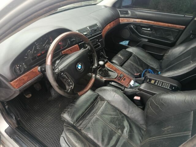 Сірий БМВ 5 Серія, об'ємом двигуна 0 л та пробігом 320 тис. км за 2450 $, фото 6 на Automoto.ua