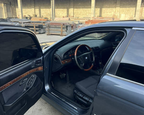 Серый БМВ 5 Серия, объемом двигателя 2 л и пробегом 300 тыс. км за 5200 $, фото 22 на Automoto.ua