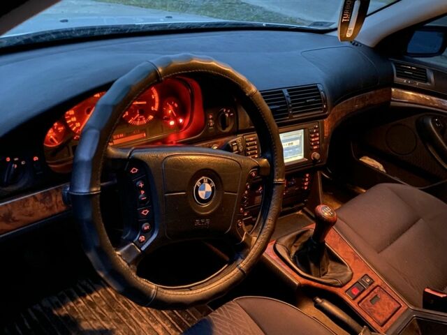 Серый БМВ 5 Серия, объемом двигателя 2 л и пробегом 777 тыс. км за 4100 $, фото 5 на Automoto.ua