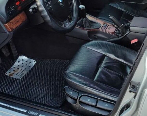 Серый БМВ 5 Серия, объемом двигателя 2 л и пробегом 300 тыс. км за 4000 $, фото 2 на Automoto.ua