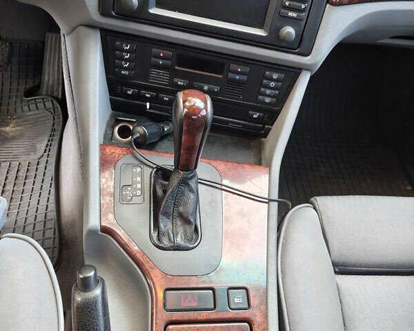 Серый БМВ 5 Серия, объемом двигателя 2.2 л и пробегом 301 тыс. км за 6000 $, фото 5 на Automoto.ua