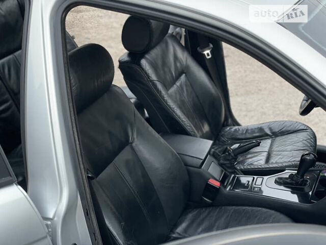 Серый БМВ 5 Серия, объемом двигателя 3 л и пробегом 315 тыс. км за 6700 $, фото 17 на Automoto.ua