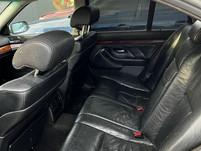 Серый БМВ 5 Серия, объемом двигателя 2.9 л и пробегом 350 тыс. км за 4600 $, фото 6 на Automoto.ua