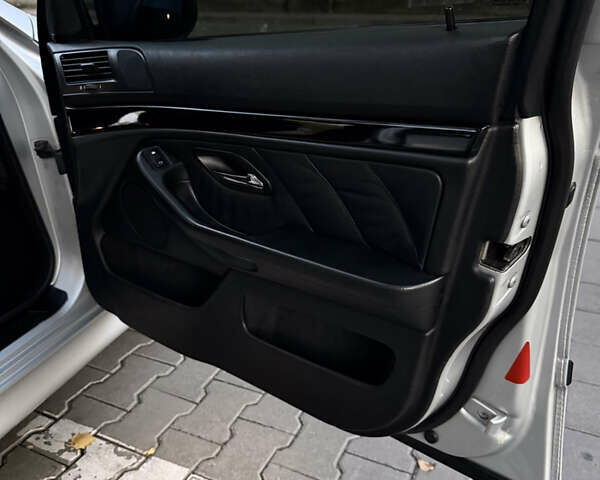 Серый БМВ 5 Серия, объемом двигателя 3.43 л и пробегом 271 тыс. км за 7300 $, фото 11 на Automoto.ua