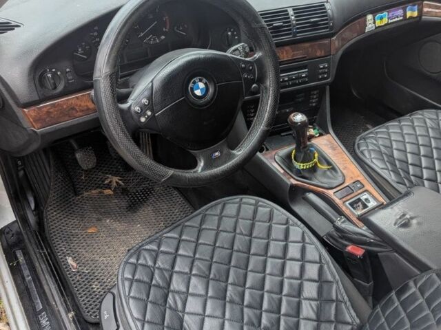 Сірий БМВ 5 Серія, об'ємом двигуна 2.5 л та пробігом 300 тис. км за 2200 $, фото 3 на Automoto.ua