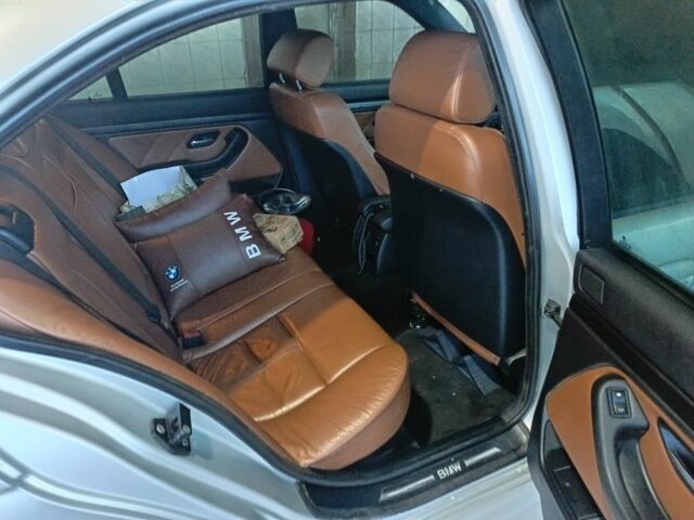 Сірий БМВ 5 Серія, об'ємом двигуна 2 л та пробігом 400 тис. км за 4200 $, фото 2 на Automoto.ua