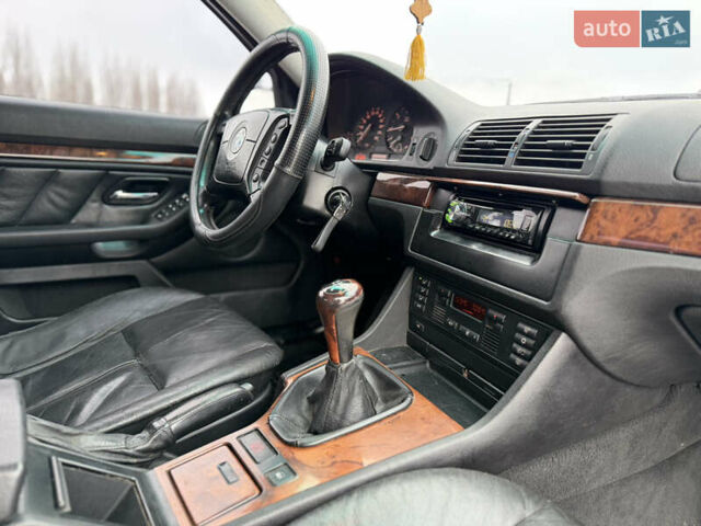 Серый БМВ 5 Серия, объемом двигателя 2 л и пробегом 310 тыс. км за 3999 $, фото 52 на Automoto.ua