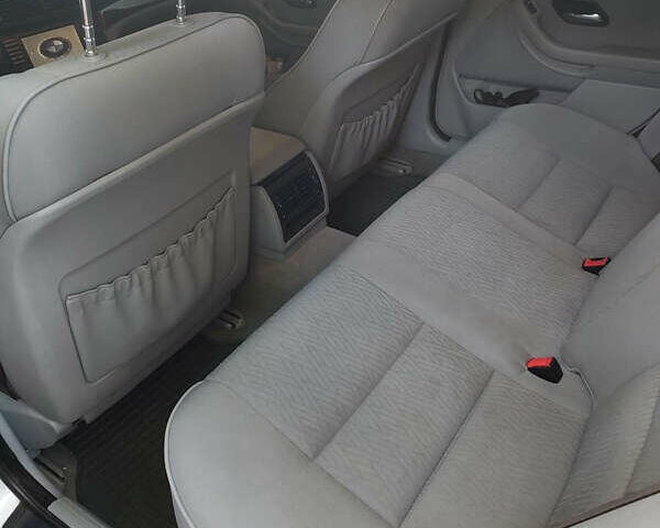 Серый БМВ 5 Серия, объемом двигателя 2.2 л и пробегом 301 тыс. км за 6000 $, фото 7 на Automoto.ua