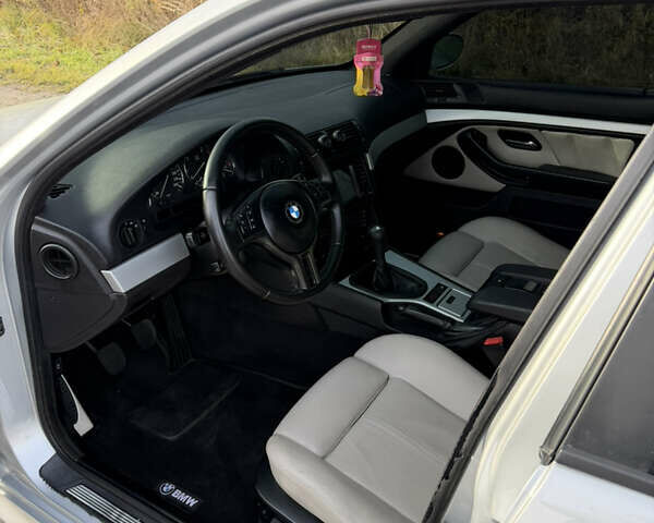 Серый БМВ 5 Серия, объемом двигателя 3 л и пробегом 523 тыс. км за 9500 $, фото 15 на Automoto.ua