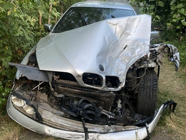 Серый БМВ 5 Серия, объемом двигателя 3 л и пробегом 20 тыс. км за 1000 $, фото 5 на Automoto.ua