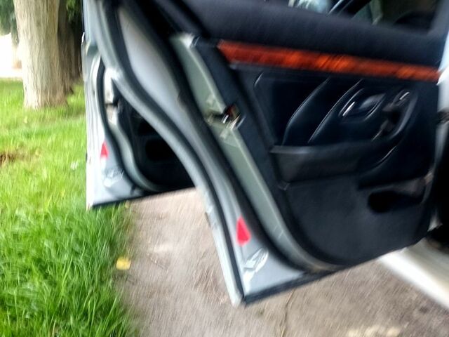 Серый БМВ 5 Серия, объемом двигателя 2 л и пробегом 324 тыс. км за 5500 $, фото 6 на Automoto.ua