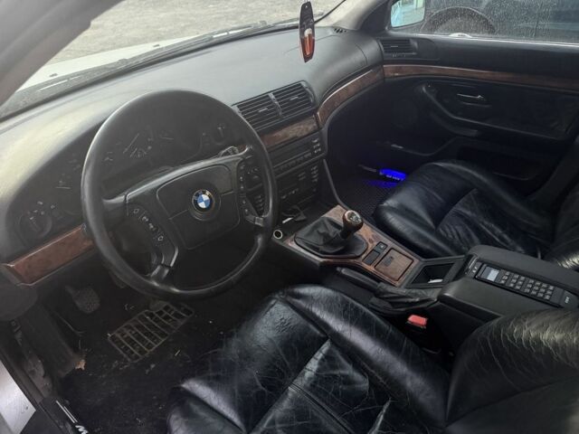 БМВ 5 Серия 2000 в Днепре (Днепропетровске) на Automoto.ua Серый БМВ 5 Серия, объемом двигателя 3 л и пробегом 325 тыс. км за 3300 $, фото 1 на Automoto.ua