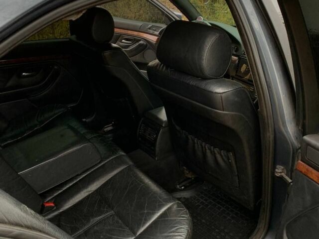 Сірий БМВ 5 Серія, об'ємом двигуна 2.5 л та пробігом 316 тис. км за 3200 $, фото 7 на Automoto.ua