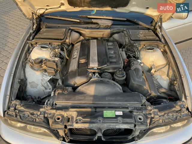 Серый БМВ 5 Серия, объемом двигателя 2.8 л и пробегом 400 тыс. км за 6300 $, фото 14 на Automoto.ua