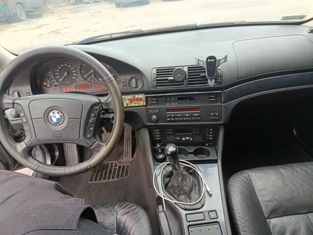 Серый БМВ 5 Серия, объемом двигателя 0 л и пробегом 438 тыс. км за 2700 $, фото 7 на Automoto.ua