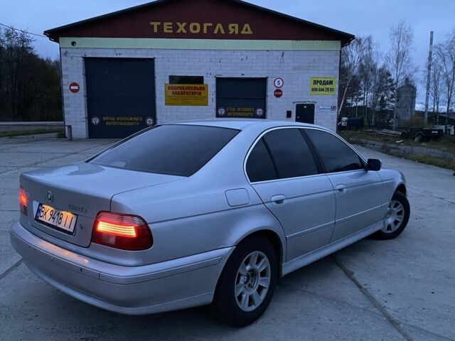 Серый БМВ 5 Серия, объемом двигателя 2 л и пробегом 777 тыс. км за 4100 $, фото 2 на Automoto.ua