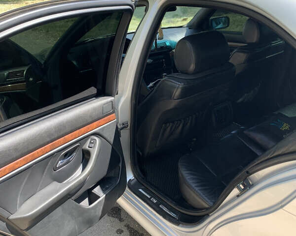 Серый БМВ 5 Серия, объемом двигателя 2.5 л и пробегом 275 тыс. км за 5800 $, фото 5 на Automoto.ua