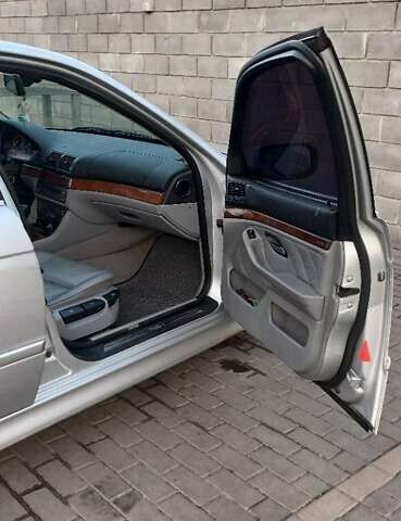 Серый БМВ 5 Серия, объемом двигателя 2.5 л и пробегом 421 тыс. км за 5100 $, фото 7 на Automoto.ua