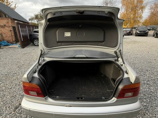 Серый БМВ 5 Серия, объемом двигателя 2.2 л и пробегом 380 тыс. км за 4300 $, фото 5 на Automoto.ua