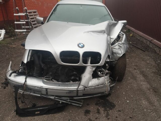 Сірий БМВ 5 Серія, об'ємом двигуна 2.5 л та пробігом 250 тис. км за 1700 $, фото 3 на Automoto.ua