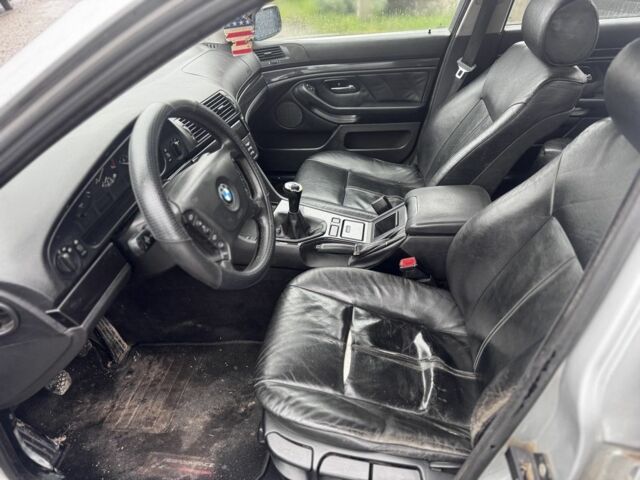 Сірий БМВ 5 Серія, об'ємом двигуна 2.5 л та пробігом 300 тис. км за 2350 $, фото 9 на Automoto.ua