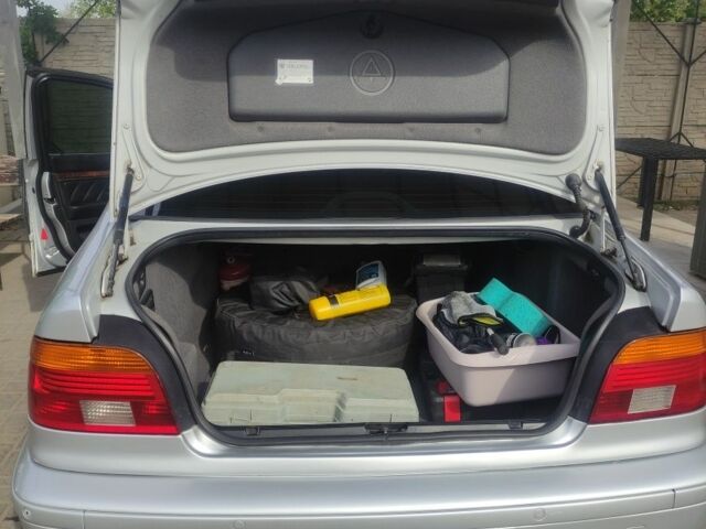 Серый БМВ 5 Серия, объемом двигателя 2.2 л и пробегом 370 тыс. км за 6200 $, фото 7 на Automoto.ua